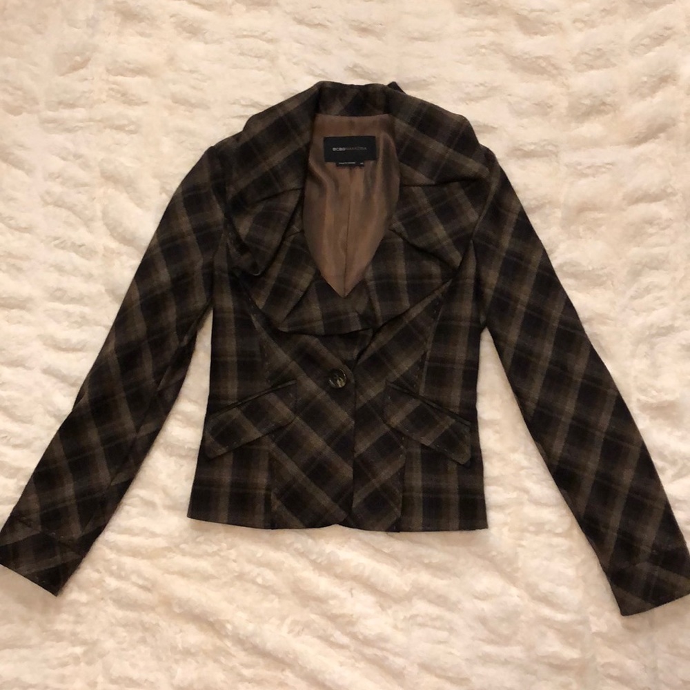 Plaid jaket with front ruffles